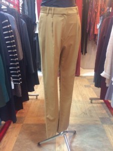 17)брюки высокие с карманами от Zara-110.00